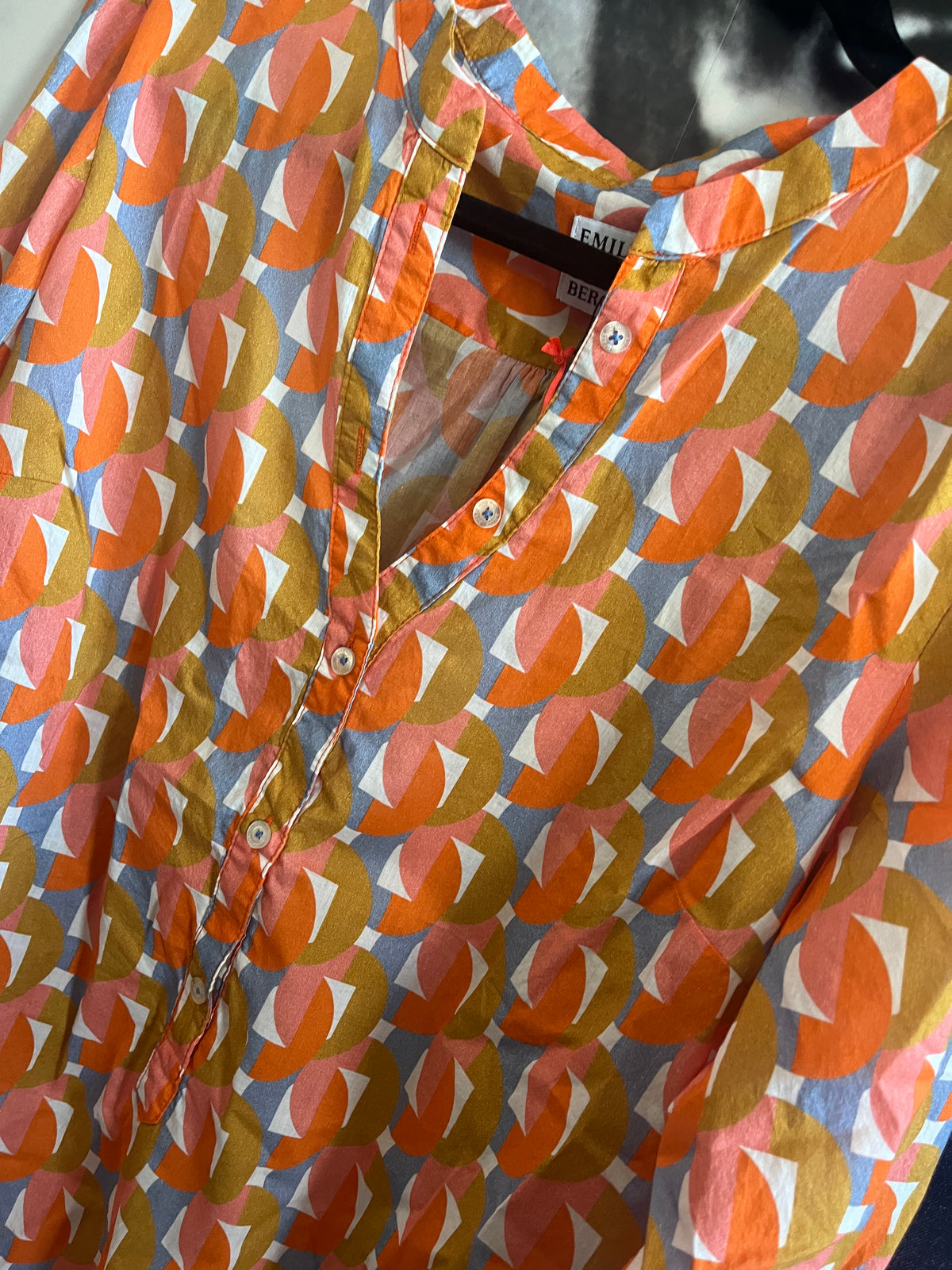 Bluse , Dots / Emily van den Bergh