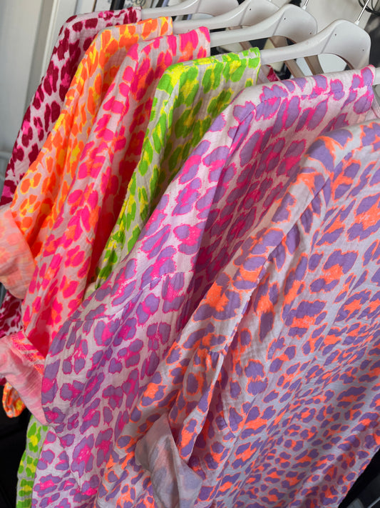Shirt, Leo Neon,