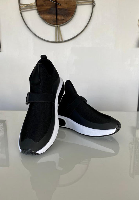 Schuhe / Sneaker " schwarz"