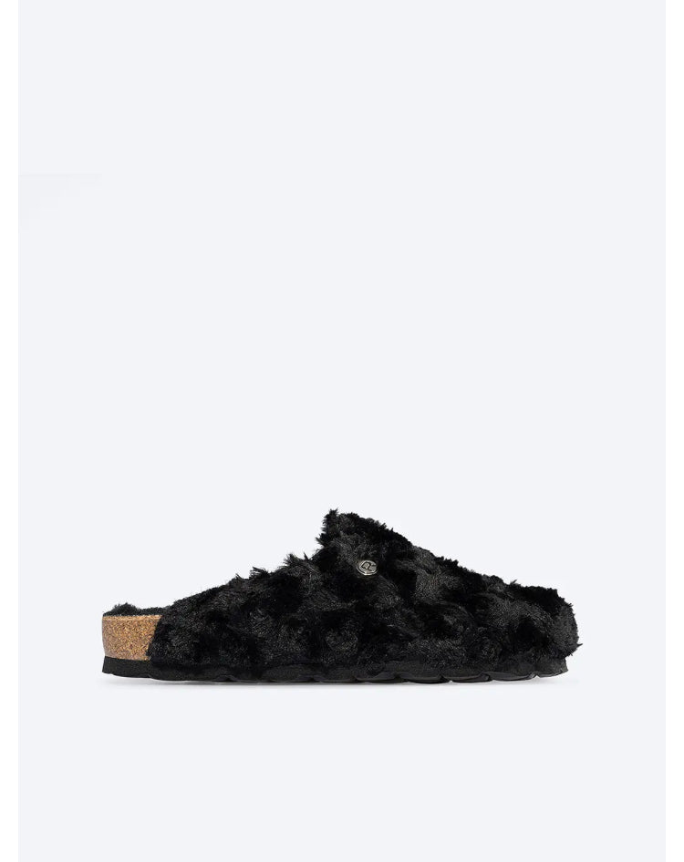 Hausschuhe / Schluffis/Schuhe