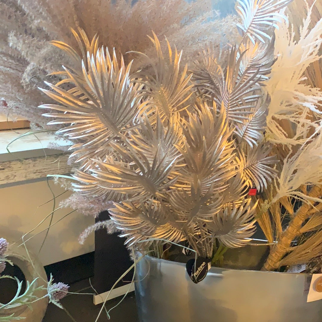 Kunstblumen, Palmblätter