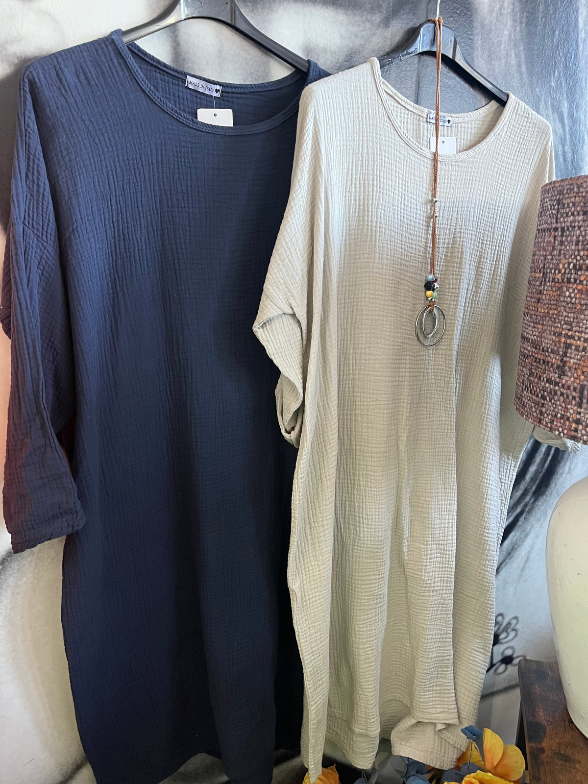 Kleid , Muselin, mit Kette