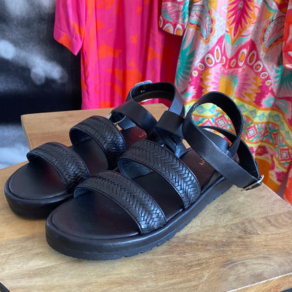 Schuhe / Sandalen , Crickit