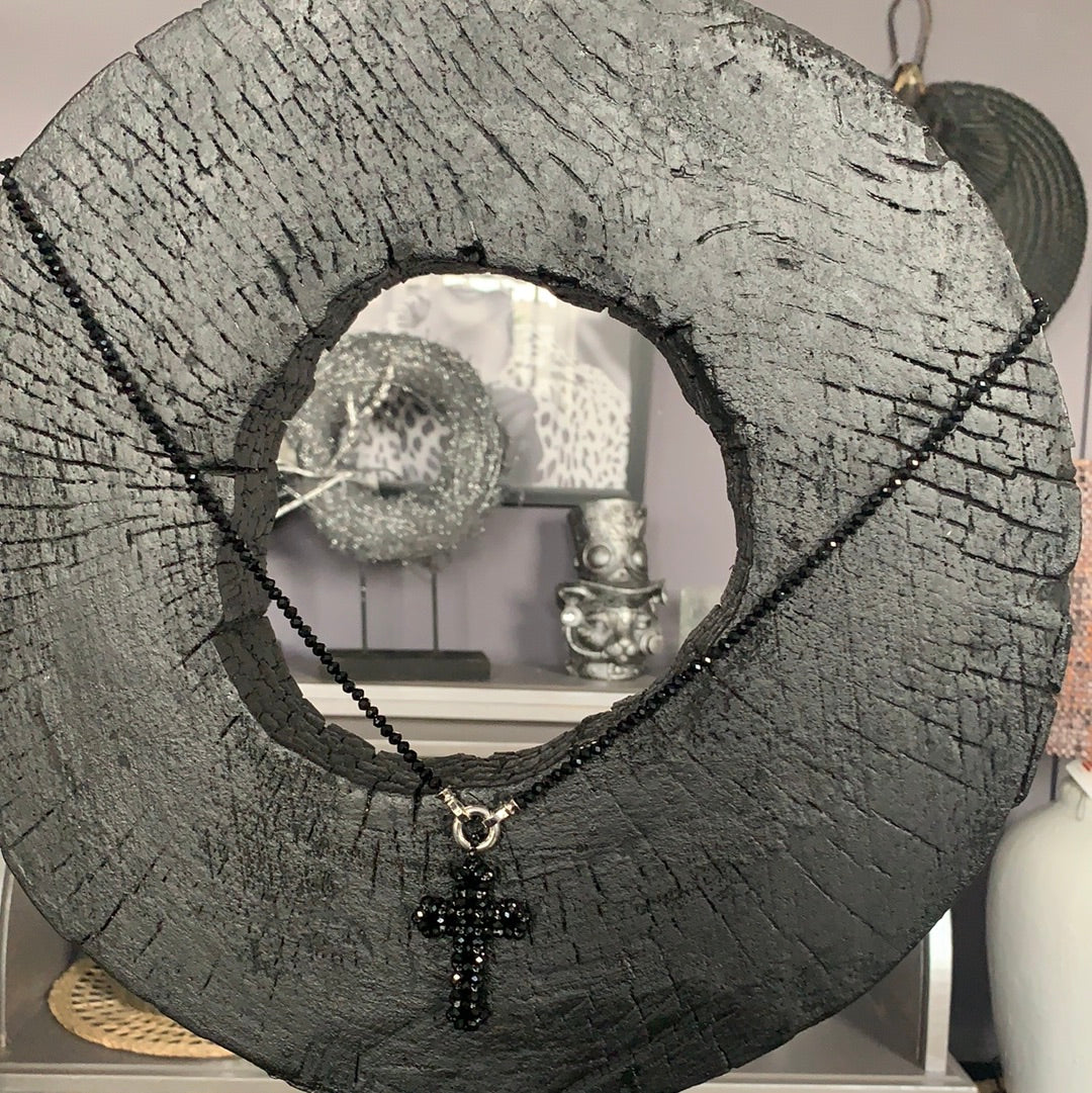 Kette mit Kreuz