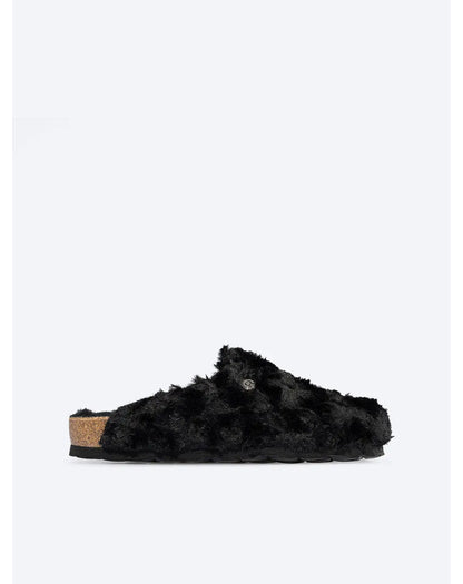 Hausschuhe / Schluffis/Schuhe